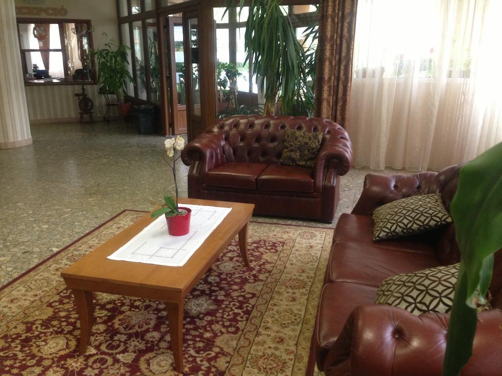 Vasvirag Hotel Celldömölk Extérieur photo